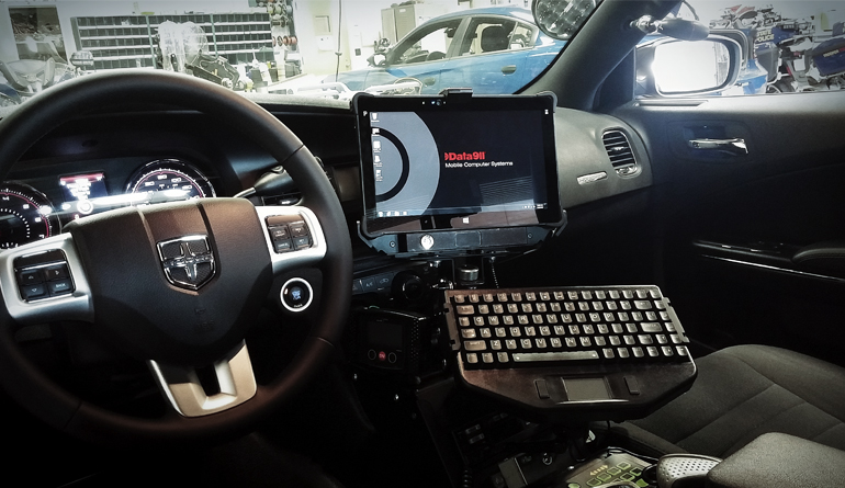 TX2 Rugged Tablet PC Mounted in Vehicle